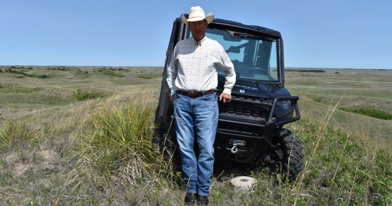 Homer Buell, owner and operator of Shovel Dot Ranch near Rose, Nebraska, was recently interviewed for the University of Nebraska–Lincoln’s Advancing Development of Assessments, Practices and Tools to Produce Beef in Grazing Systems project. (Effie Athanassopoulos and Gwendŵr Meredith)