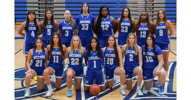 (Front row from left): Berta Concernau Vert, Mar Molina-Munoz, Brooklyn Gurbiel-Karemaker, Nevaeh Lucero, Miah Wren, Marissa Evans, Delaney Myers.  (Back row): Ada Yeung, Brylee Minnick, Anastasia Labelle-Piskor, Claudia Serrador, Stephanie Nnabuihe, Paula Sanchez Rodriguez, Tracey Senga, Iraia Aduriz Marquez.