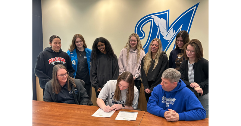 McCook Community College Volleyball Standout Caylin Barnett Signs Letter of Intent